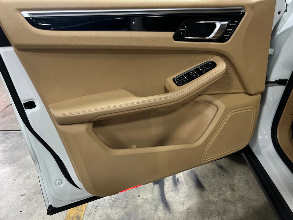 2017 Porsche Macan S - Image 10 of 31