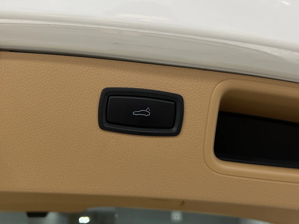 2017 Porsche Macan S - Image 18 of 31