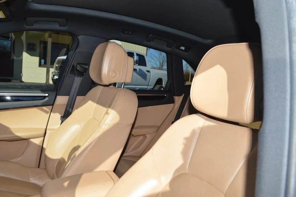 2017 Porsche Macan - Image 12 of 20