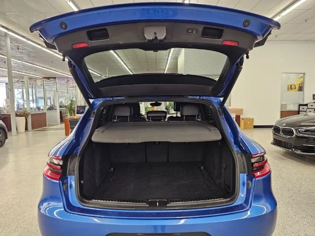 2017 Porsche Macan - Image 9 of 10