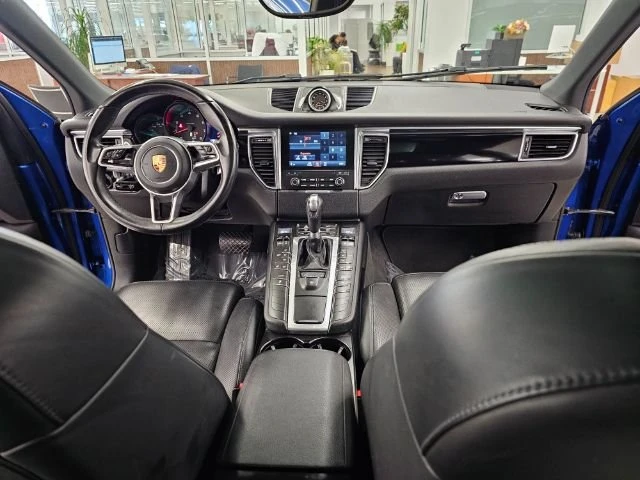2017 Porsche Macan - Image 7 of 10