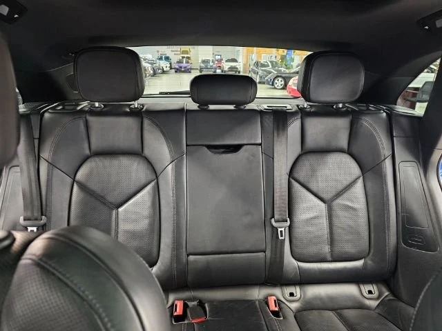 2017 Porsche Macan - Image 8 of 10