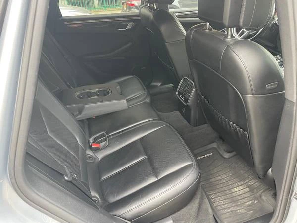 2017 Porsche Macan - Image 12 of 21