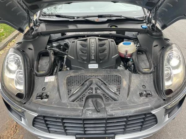 2017 Porsche Macan - Image 17 of 21