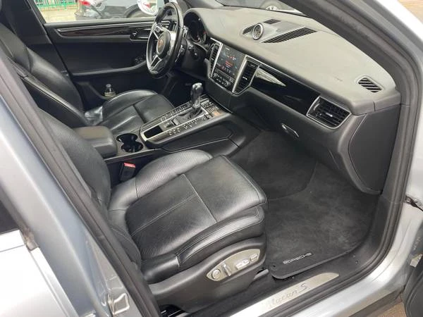 2017 Porsche Macan - Image 11 of 21