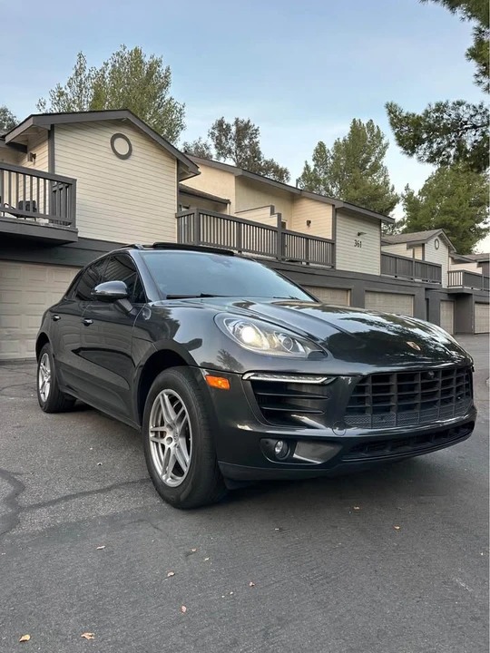 2017 Porsche Macan - Image 2 of 16