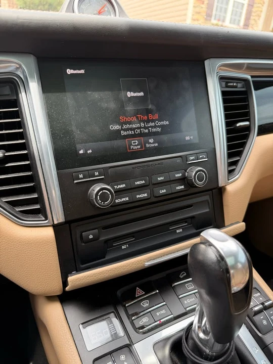 2017 Porsche Macan Turbo - Image 19 of 20