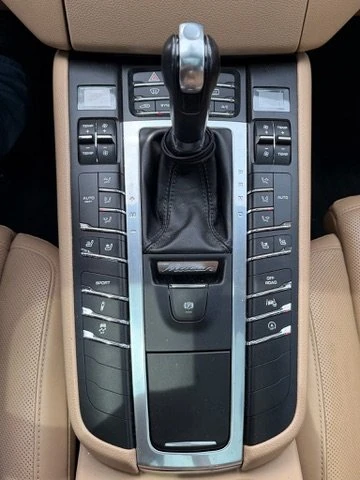 2017 Porsche Macan Turbo - Image 20 of 20