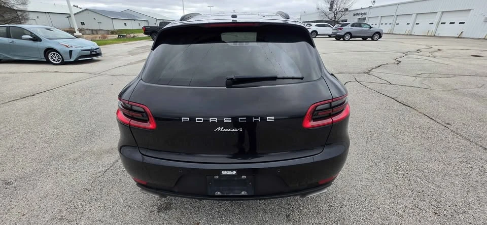 2017 Porsche Macan - Image 4 of 13