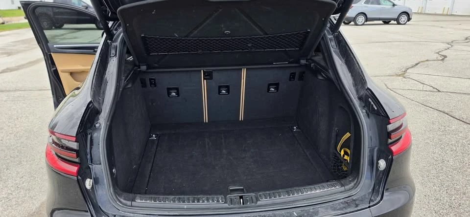2017 Porsche Macan - Image 12 of 13