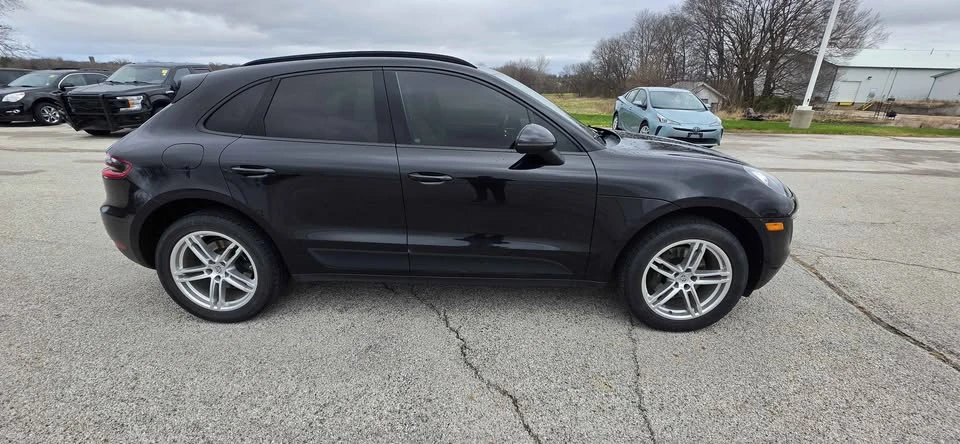 2017 Porsche Macan - Image 2 of 13