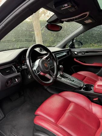 2017 Porsche Macan - Image 14 of 19