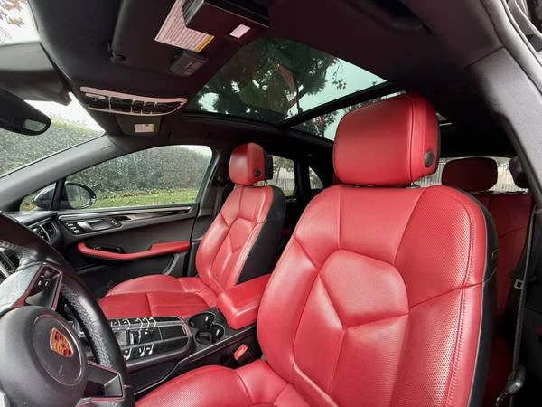 2017 Porsche Macan - Image 17 of 19