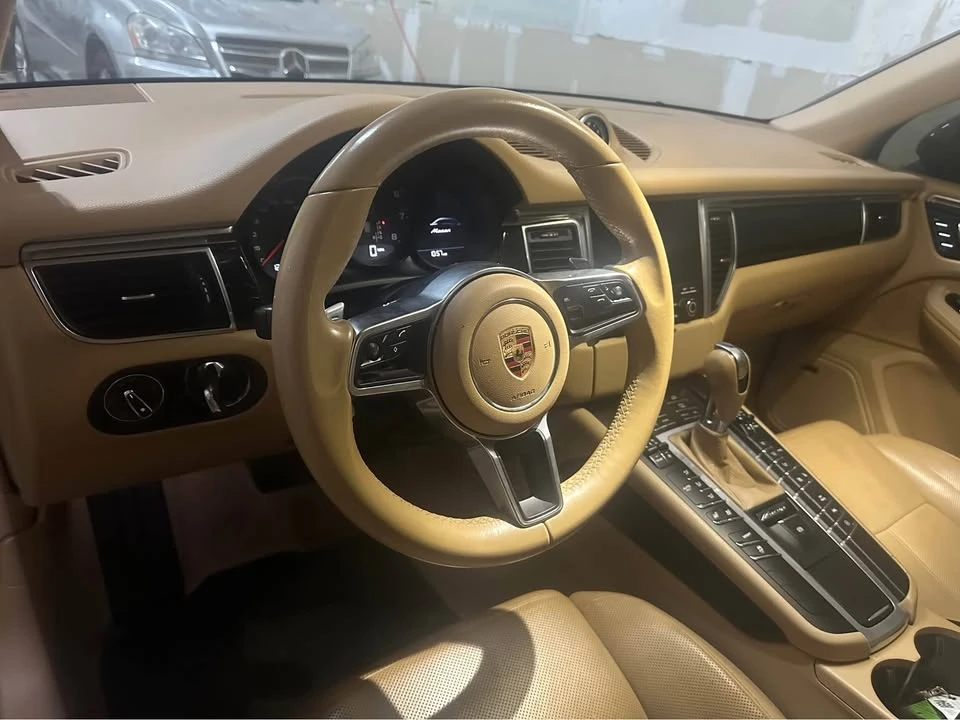 2017 Porsche Macan - Image 6 of 14