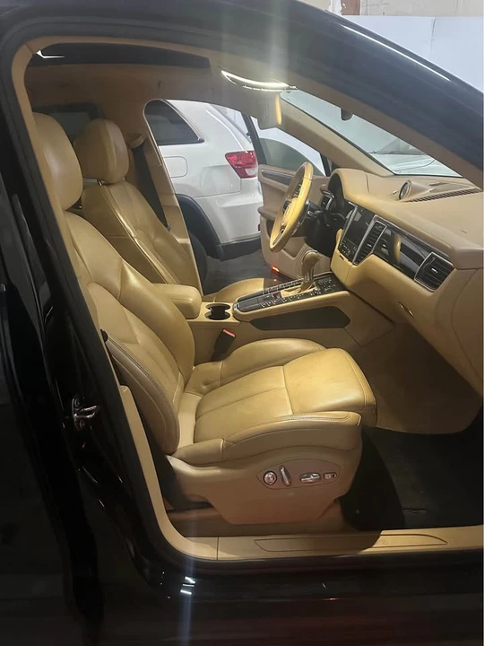 2017 Porsche Macan - Image 7 of 14