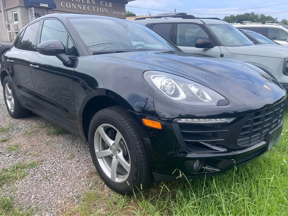 2017 Porsche Macan - Image 2 of 8