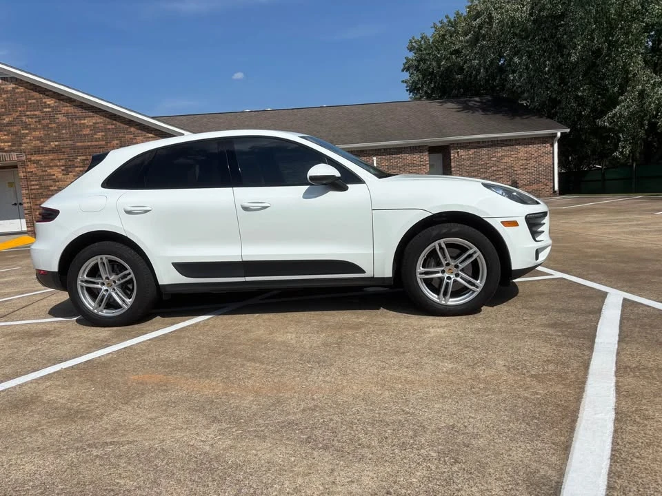 2017 Porsche Macan - Image 2 of 14