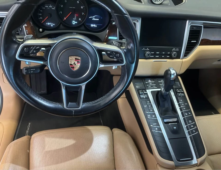 2017 Porsche Macan - Image 7 of 14