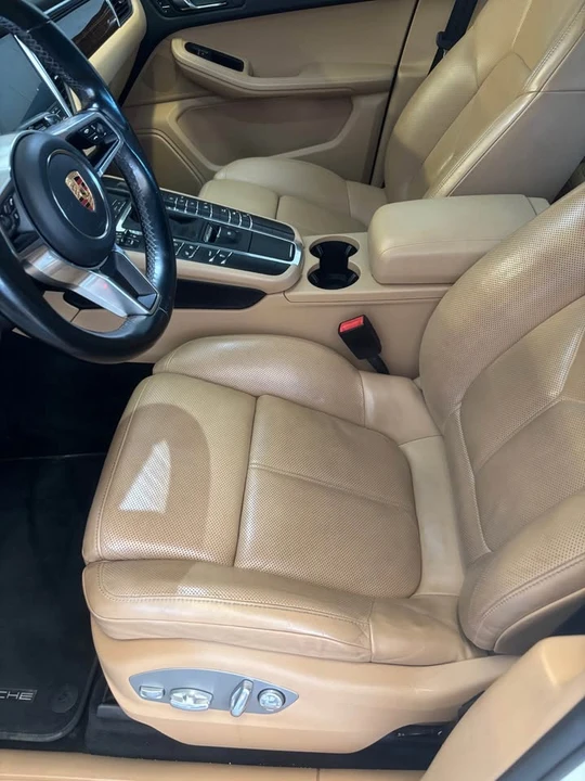 2017 Porsche Macan - Image 8 of 14