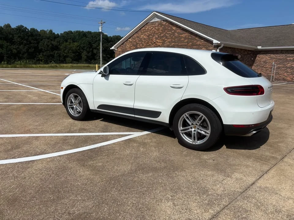2017 Porsche Macan - Image 6 of 14
