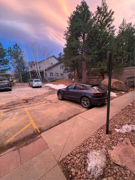 2017 Porsche Macan - Image 3 of 3