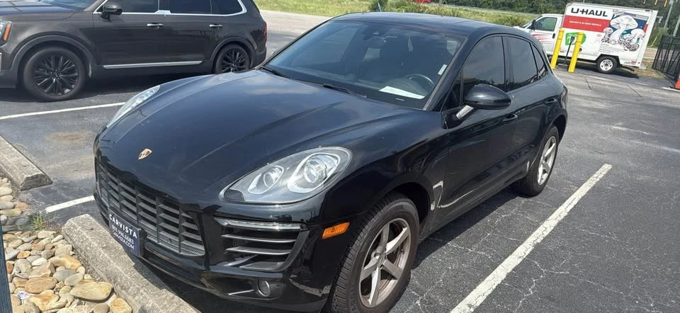 2017 Porsche Macan - Image 2 of 8