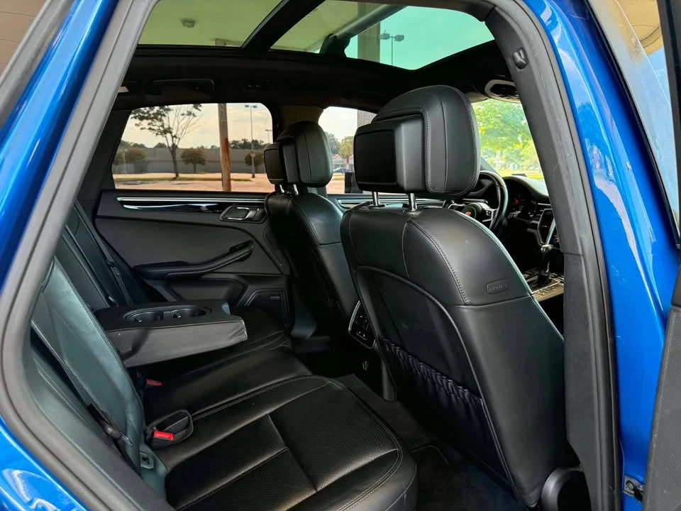 2017 Porsche Macan - Image 11 of 17