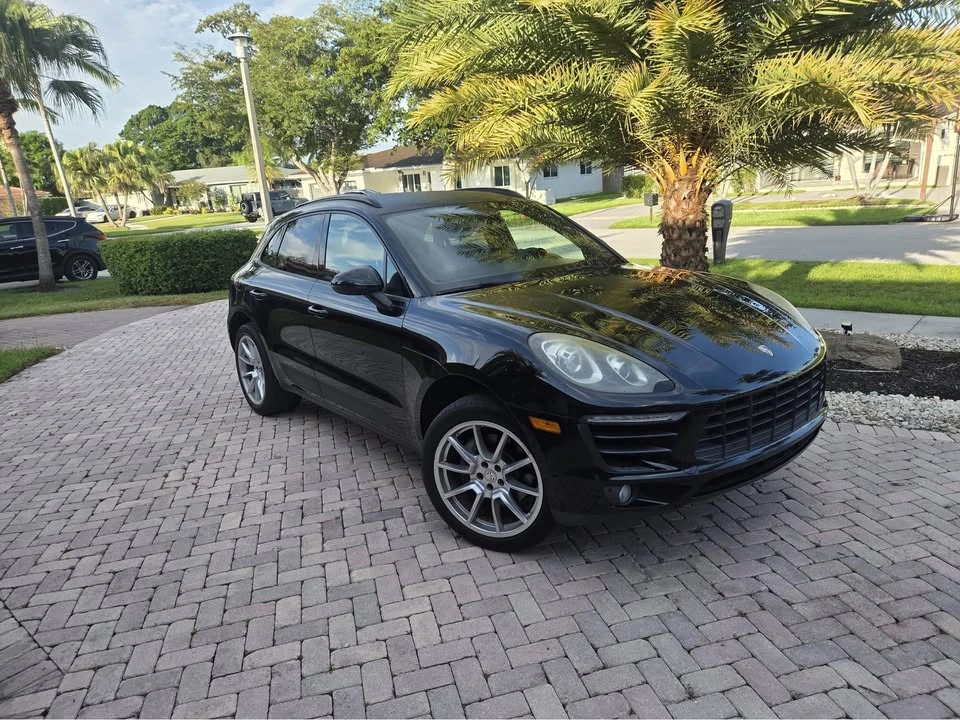 2017 Porsche Macan - Image 2 of 12