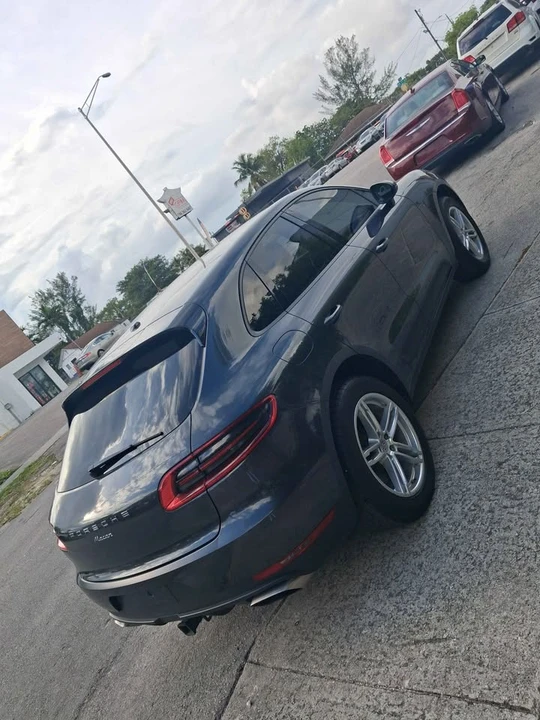 2017 Porsche Macan - Image 4 of 13