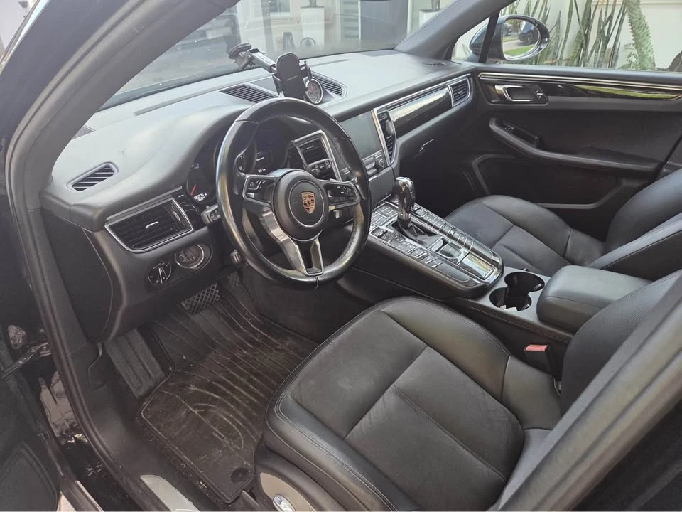 2017 Porsche Macan - Image 6 of 12