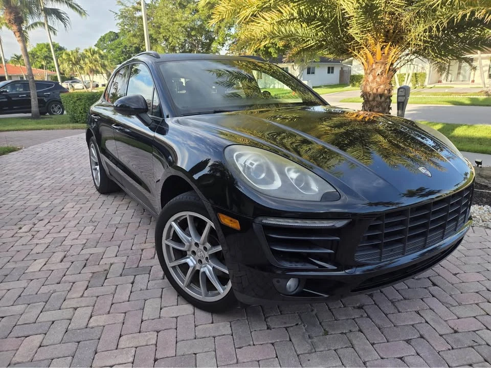 2017 Porsche Macan - Image 8 of 12