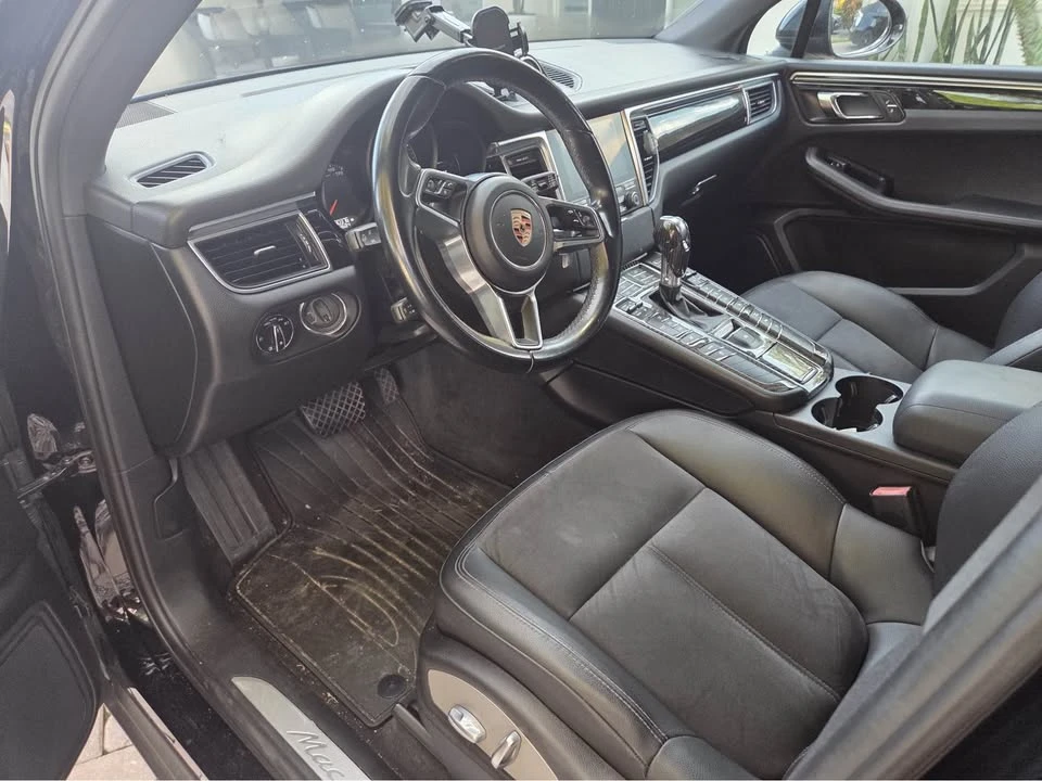 2017 Porsche Macan - Image 4 of 12