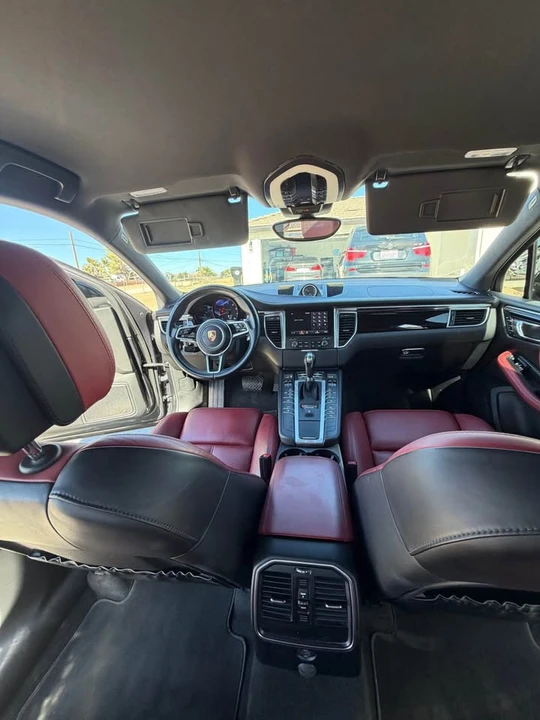 2017 Porsche Macan - Image 11 of 15