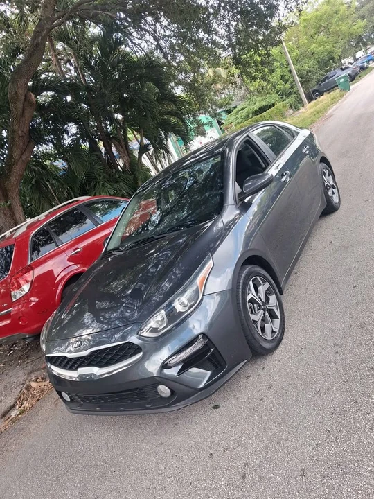 2017 Porsche Macan - Image 2 of 13