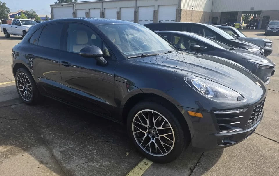 2017 Porsche Macan - Image 3 of 10