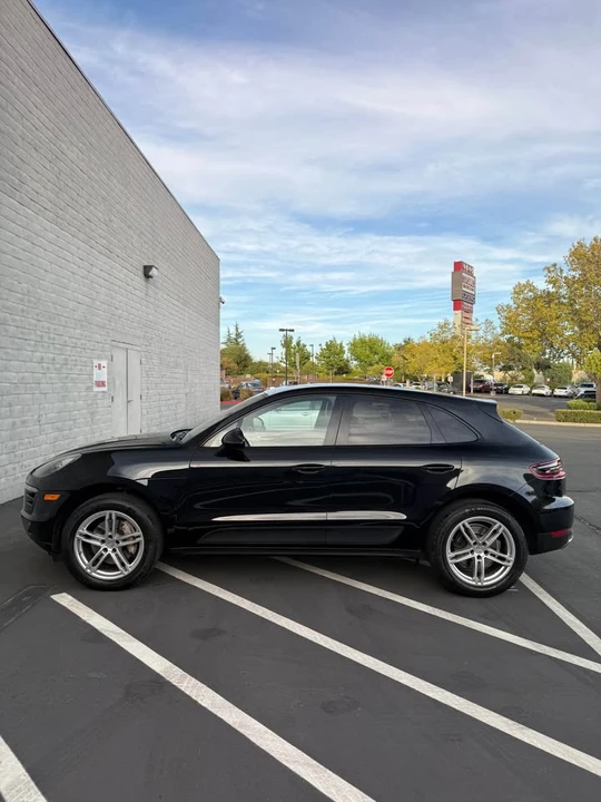 2017 Porsche Macan - Image 7 of 15