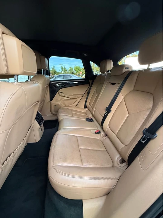 2017 Porsche Macan - Image 10 of 15