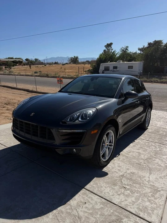 2017 Porsche Macan - Image 2 of 15