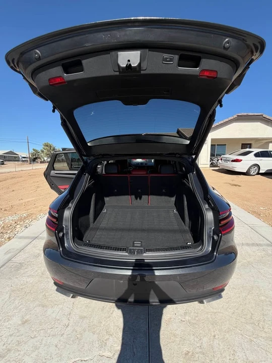 2017 Porsche Macan - Image 9 of 15
