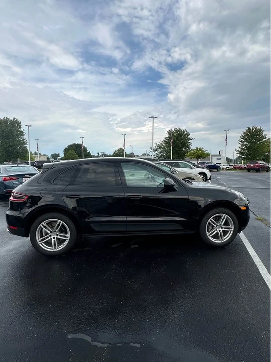2017 Porsche Macan - Image 3 of 10