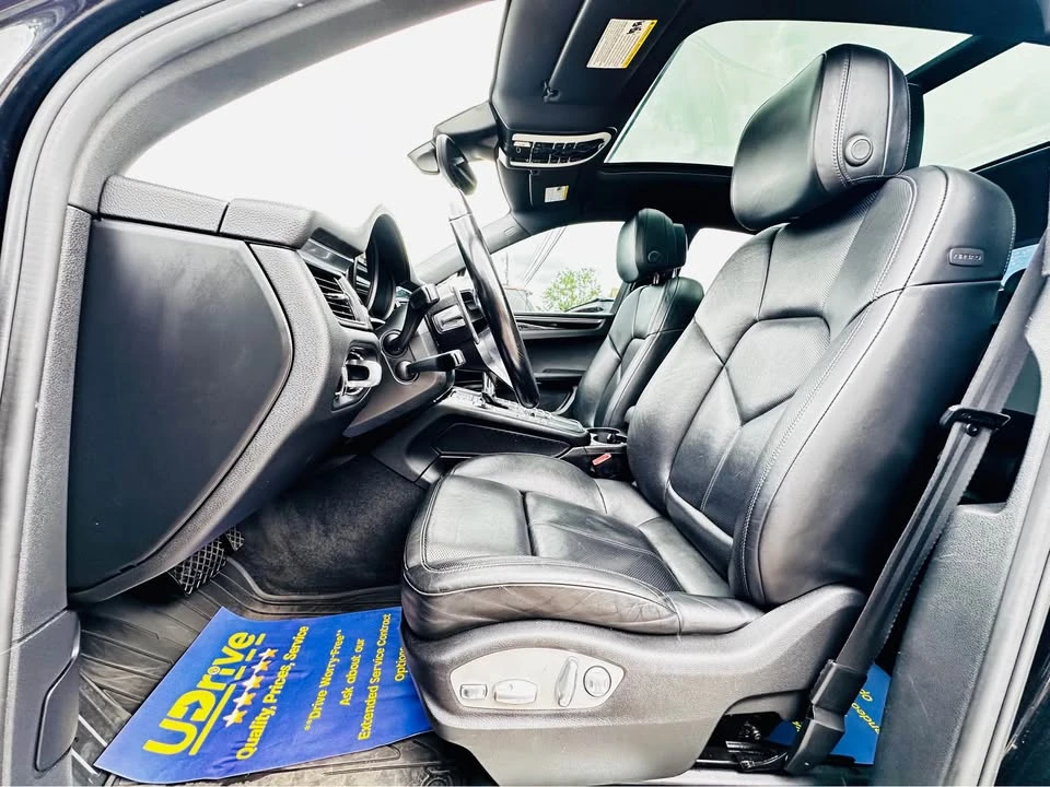 2017 Porsche Macan - Image 11 of 20