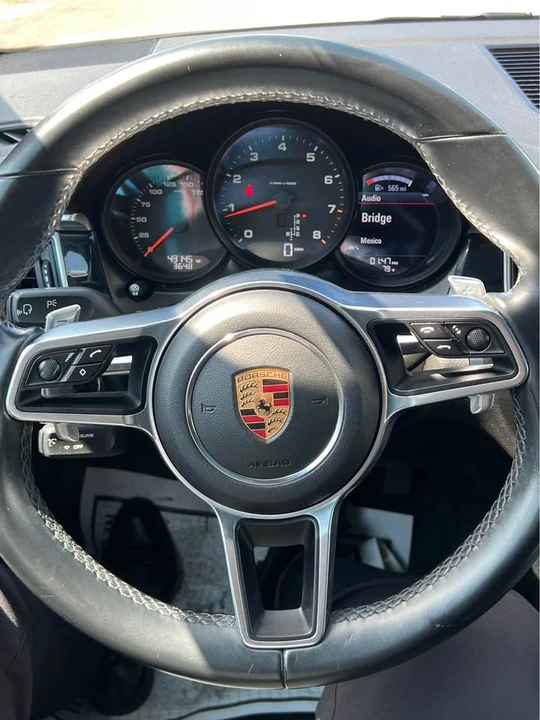 2017 Porsche Macan - Image 19 of 20
