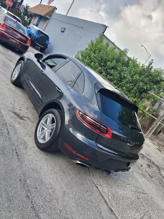 2017 Porsche Macan - Image 3 of 12