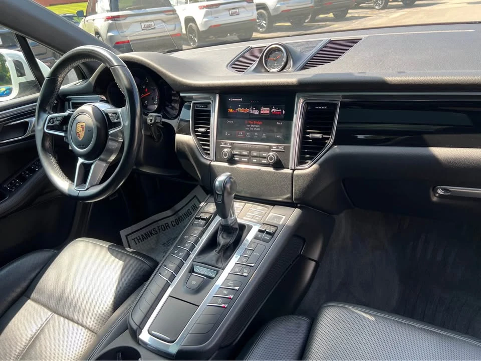 2017 Porsche Macan - Image 15 of 20