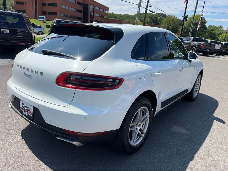 2017 Porsche Macan - Image 7 of 20