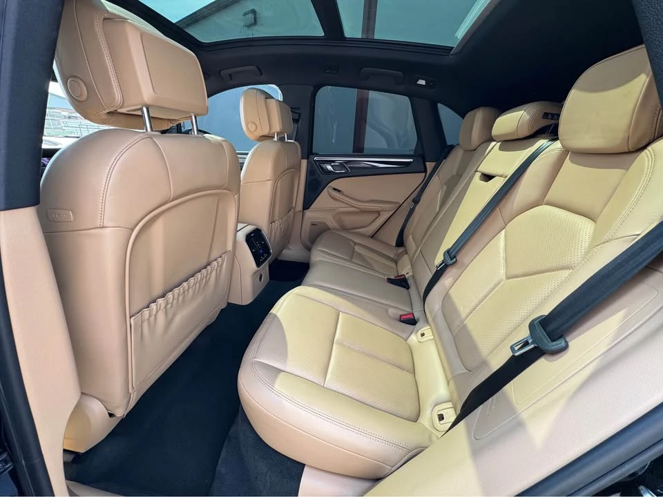 2017 Porsche Macan - Image 11 of 20