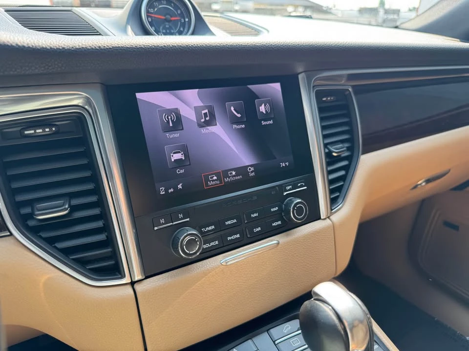 2017 Porsche Macan - Image 15 of 20