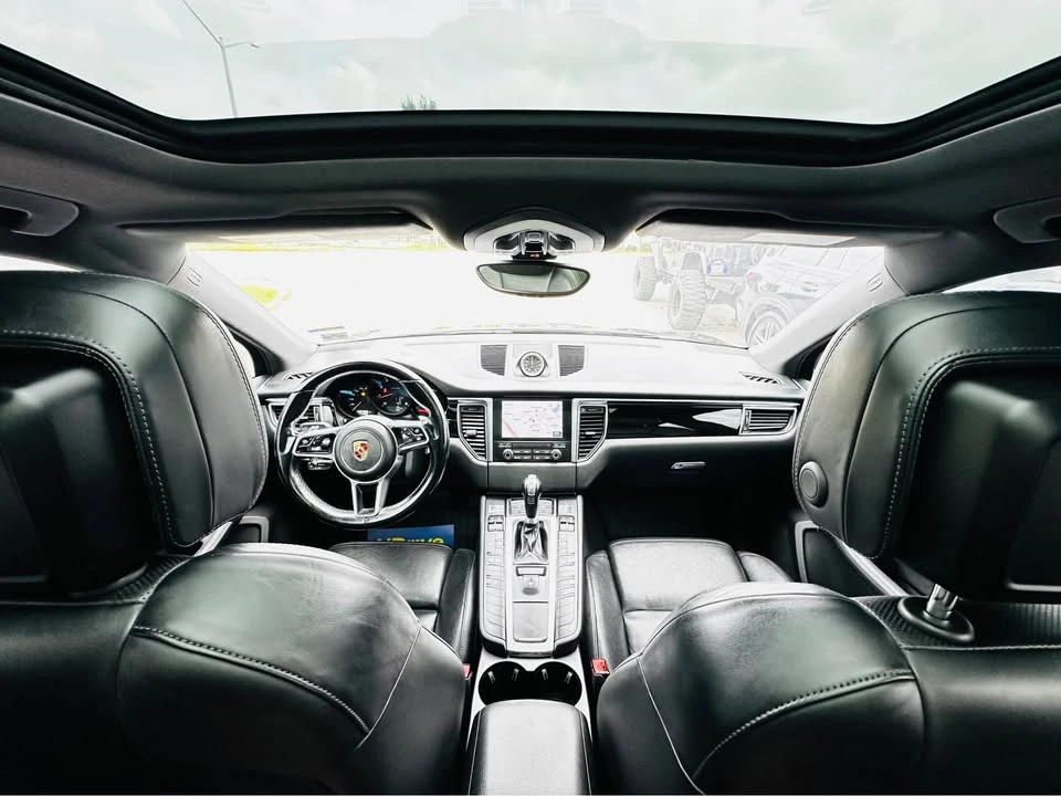 2017 Porsche Macan - Image 13 of 20
