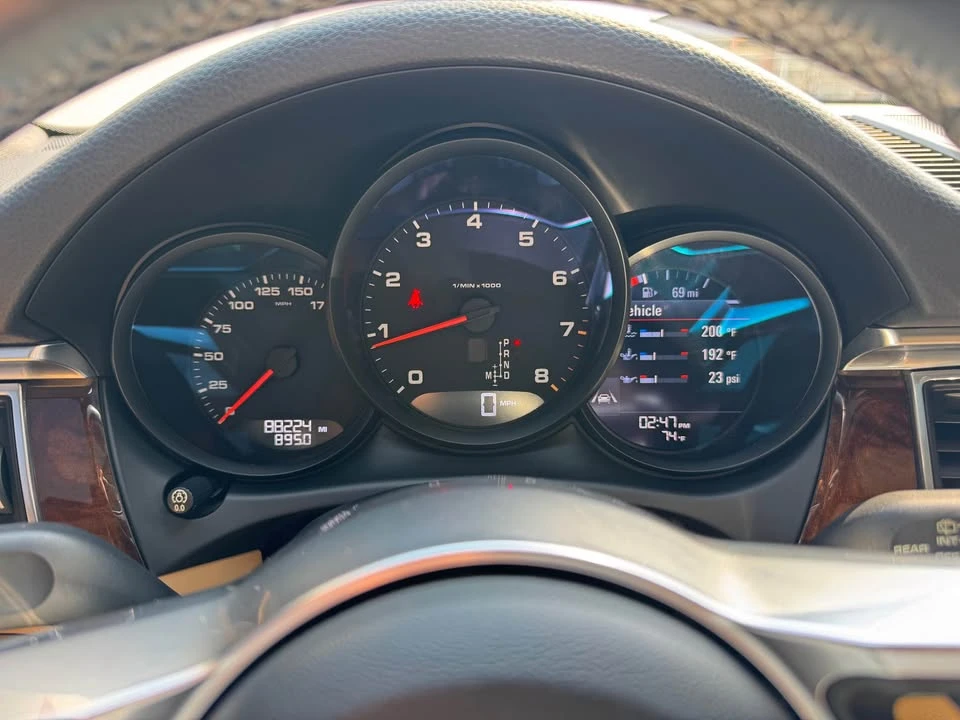 2017 Porsche Macan - Image 17 of 20