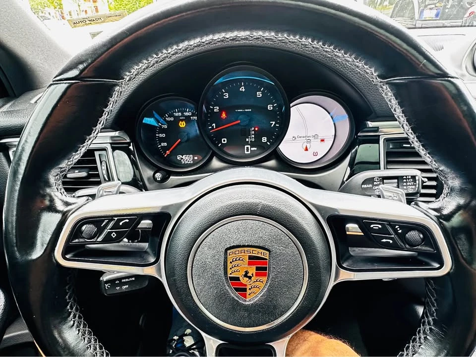 2017 Porsche Macan - Image 15 of 20